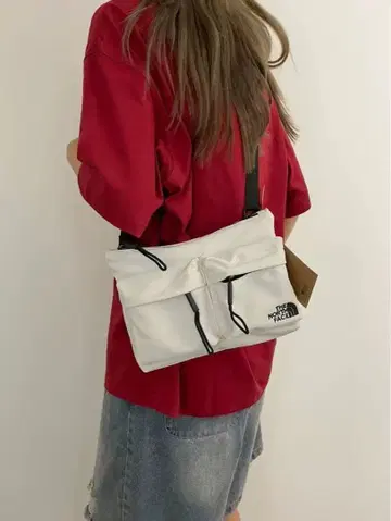 더 노스페이스 숄더백 화이트