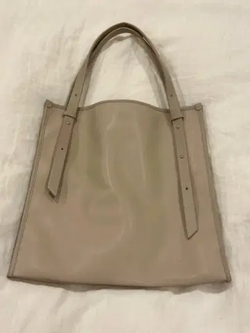 베이지 합성 피혁 토트백