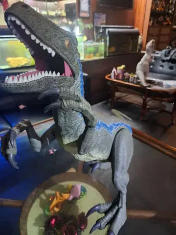 공룡 피규어 입 개폐