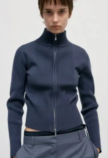 LOW CLASSIC HIGH NECK ZIP-UP KNIT TOP