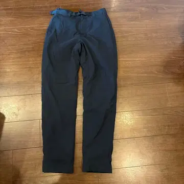 유니클로 팬츠 조정 가능한 벨트 포함