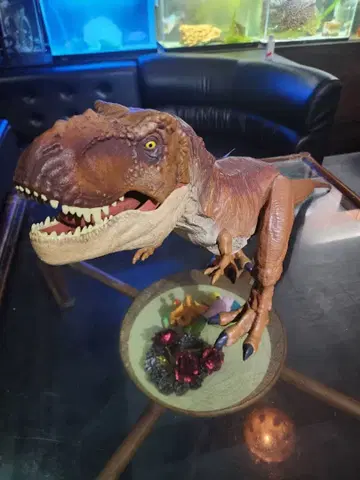 리얼 티라노사우루스 피규어