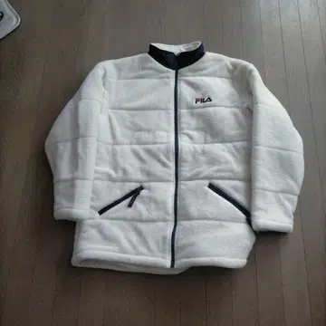 새상품급 FILA 플리스 자켓 화이트 LL 사이즈