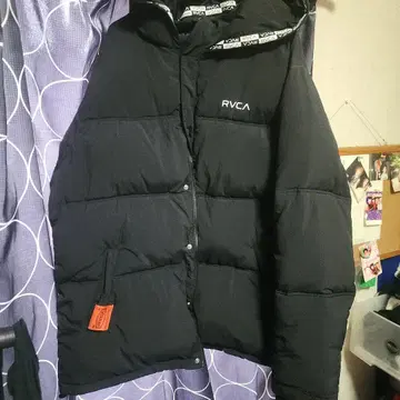 RVCA 블랙 다운 자켓 후드 부착