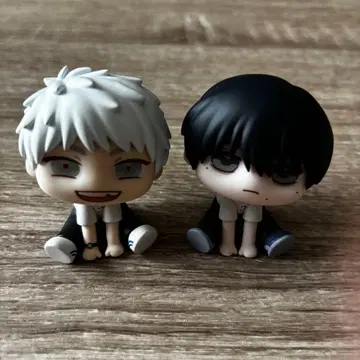 빛이 죽은 여름 큐룽하게 쳐다보는 포즈 피규어 히카루 요시키 히카나츠