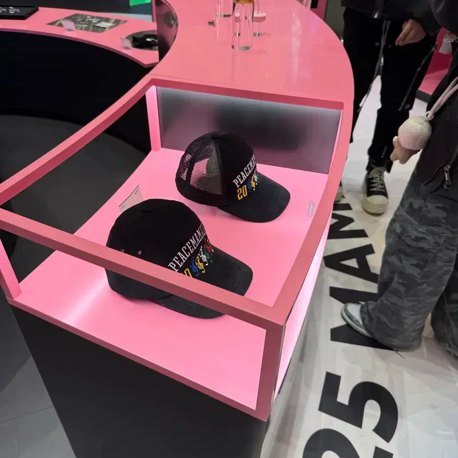 G-DRAGON | 지드래곤 G-dragon GD Mama pop up hat mesh sealed. #지