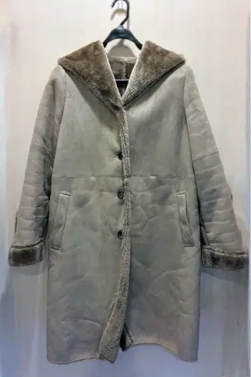 그린 레이블 릴랙싱 무스탕 코트