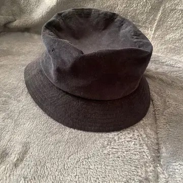 CA4LA 다크 그레이 버킷 햇