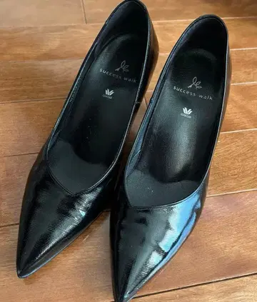 와코루 펌프스 블랙