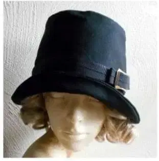 미사용 새상품 데드스탁 버클 트리밍의 블랙 크로셰