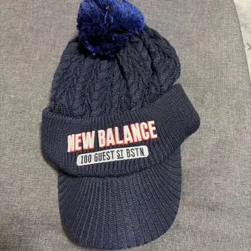 New Balance 네이비 니트 모자