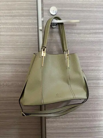 올리브 그린 가죽 숄더백