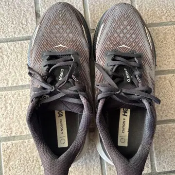 HOKA Clifton 9 블랙/그레이
