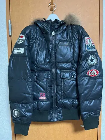 퍼 달린 블랙 다운 자켓 M