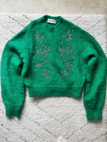 [ 신가키 유이 님 착용 ] [CANDY STOCK 자수 비쥬 니트