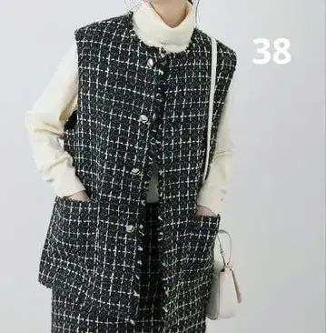 로페피크닉 골드 버튼 트위드 베스트 블랙 화이트 38