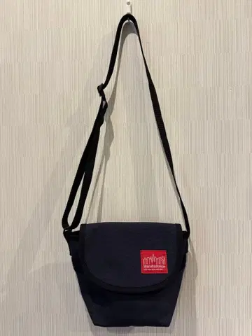맨해튼 숄더백 다크 네이비