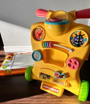 호빵맨 변신 워커 탈것 밀기 자동차 천재뇌 낙서 교실