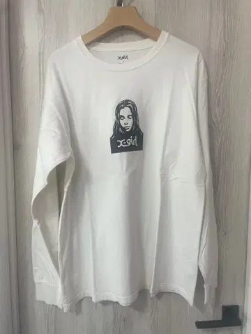 새상품 x-girl 화이트 긴팔 T셔츠