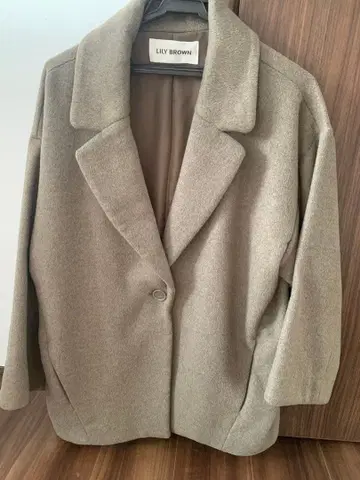 릴리 브라운 베이지 피 코트