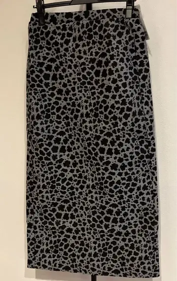 베이세이 재고 레오파드 자카드 스커트