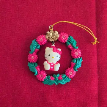 헬로키티 리스형 장식