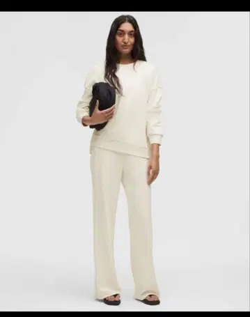 룰루레몬 Softstreme 하이라이즈 와이드 레그 피케 팬츠 쇼트