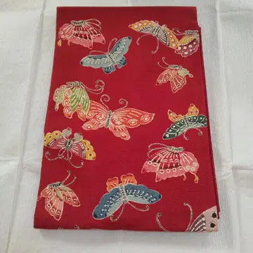 염색 오비 나비 진홍색