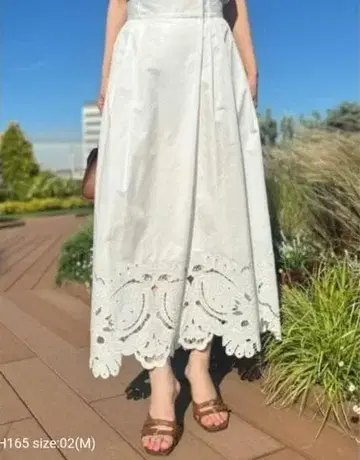 택 포함 새상품 LOULOU WILLOUGHBY 자수 큐롯 팬츠