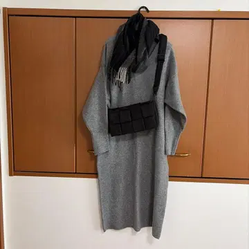 그레이 니트 원피스 컨디션 최상 머플러 포함