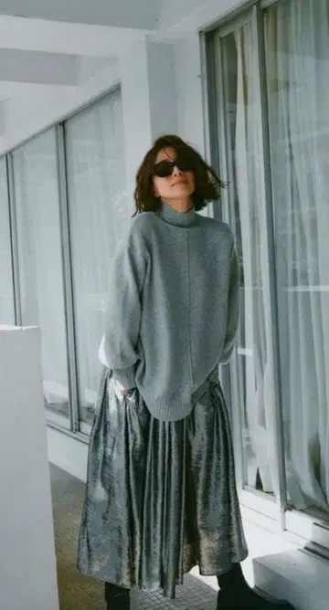 [ 택 포함 미사용 새상품 ] &.NOSTALGLA 메탈릭 스커트