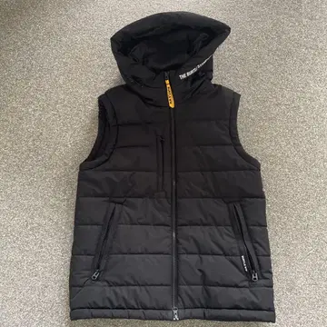 BURTLE 블랙 후드 부착 베스트 M