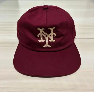 Monday suck 캡 버건디 맨데이