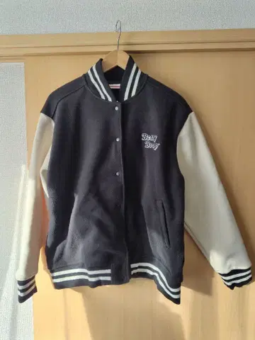 Betty Boop 바시티 자켓 L 사이즈 블랙/화이트