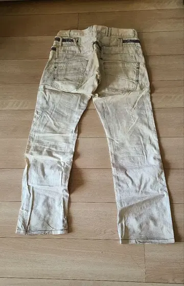 베이지 스트레이트 레그 데님