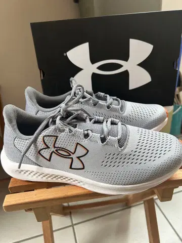 새상품 27cm 언더아머 그레이