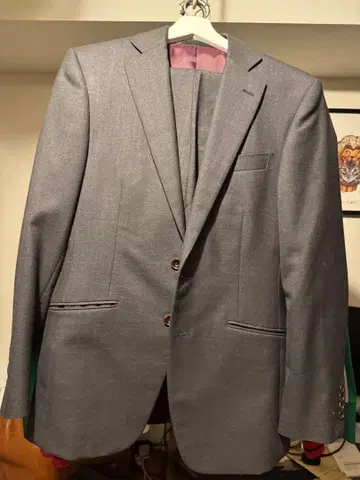 다크 그레이 비즈니스 정장 싱글 브레스