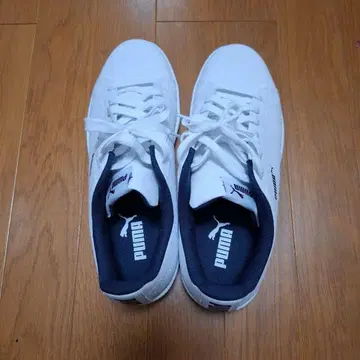 PUMA 화이트 스니커즈