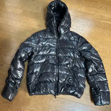 DUVETICA 블랙 다운 자켓 후드 부착