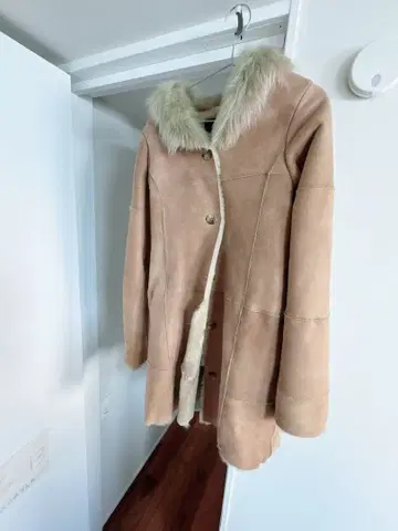 무스탕 코트 베이지 퍼 코트 무스탕 리얼 무스탕 정가 15만