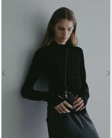 ETRE TOKYO 버서타일 하이넥 시어 아론 Tee