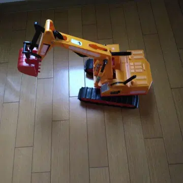 가동식 캐터필러 완구