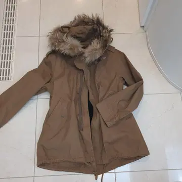 새상품급 브라운 밀리터리 자켓 퍼 포함 모즈 코트