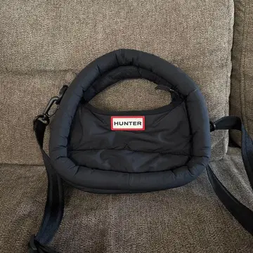 HUNTER 헌터 숄더백 프레임드 퍼 미니 호보