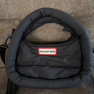 HUNTER 헌터 숄더백 프레임드 퍼 미니 호보