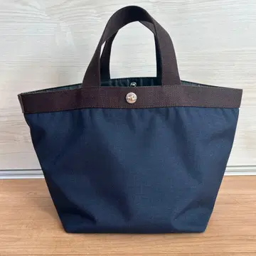 에르베샤 펠리에 보트형 M 사이즈 네이비 x 모카