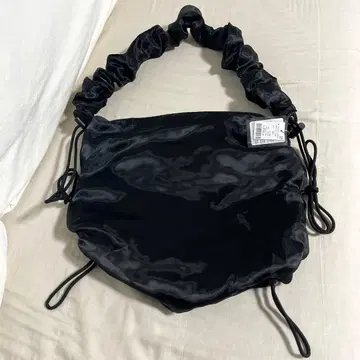 WEGO 드로스트 개더 숄더 오간자 블랙