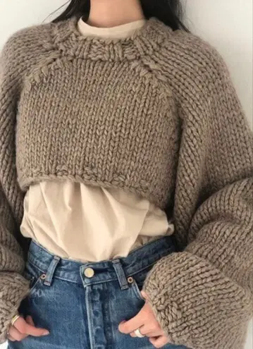 베이지 니트 크롭 스웨터