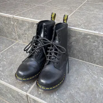 Dr. Martens 닥터마틴 8홀 부츠 UK6