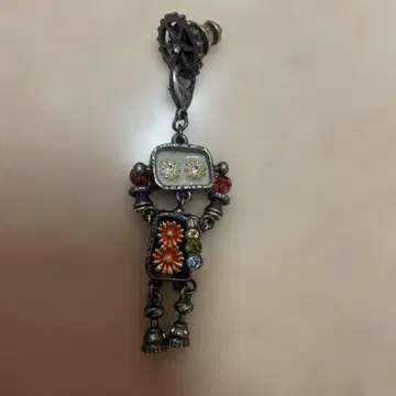 로봇형 메탈 펜던트 a.m.u.